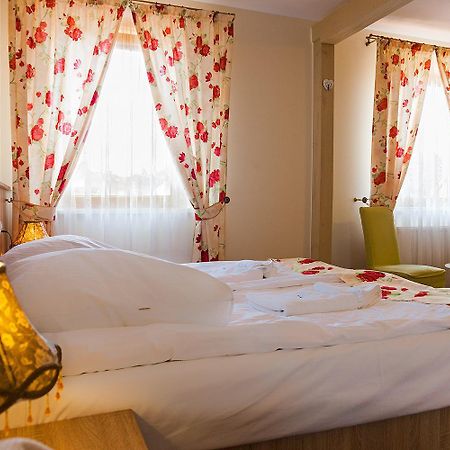 Sloneczny Port Bed and Breakfast Mikołajki Eksteriør billede